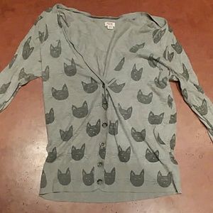 Adorable cat cardigan!